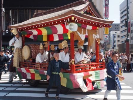 Asakusa Sanja Festival cannot be more exciting.